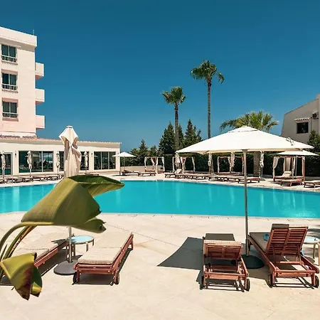 Hotel Toxotis Pernera