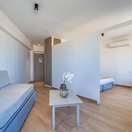Toxotis Hotel