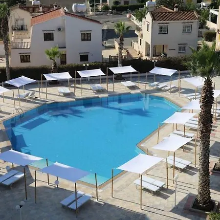 Hotel Toxotis Pernera