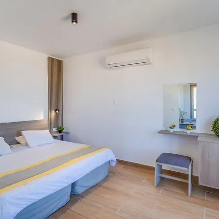 Toxotis Hotel 3*