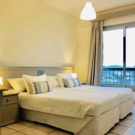 Отель Toxotis Pernera