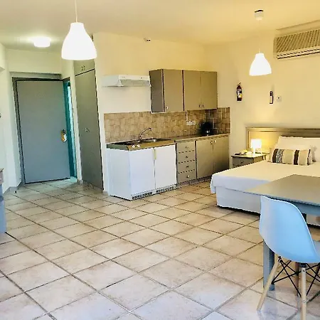 מלון Toxotis Pernera