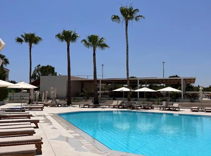 Hotel Toxotis Pernera