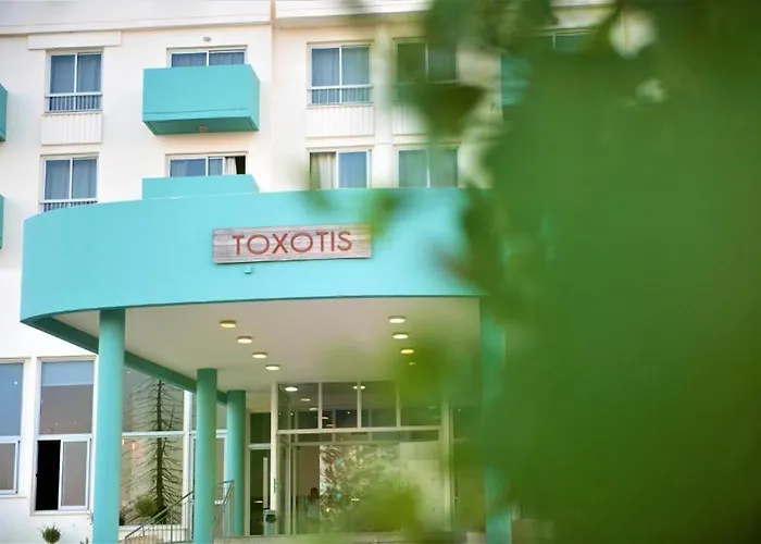 Hotel Toxotis Pernera
