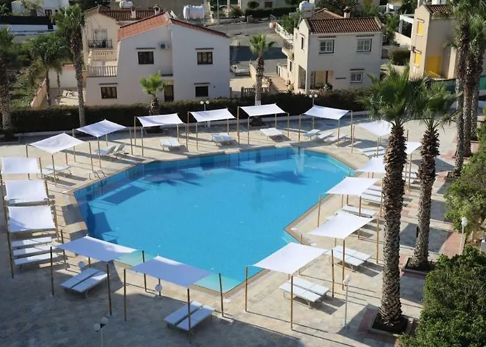 Hotel Toxotis Pernera