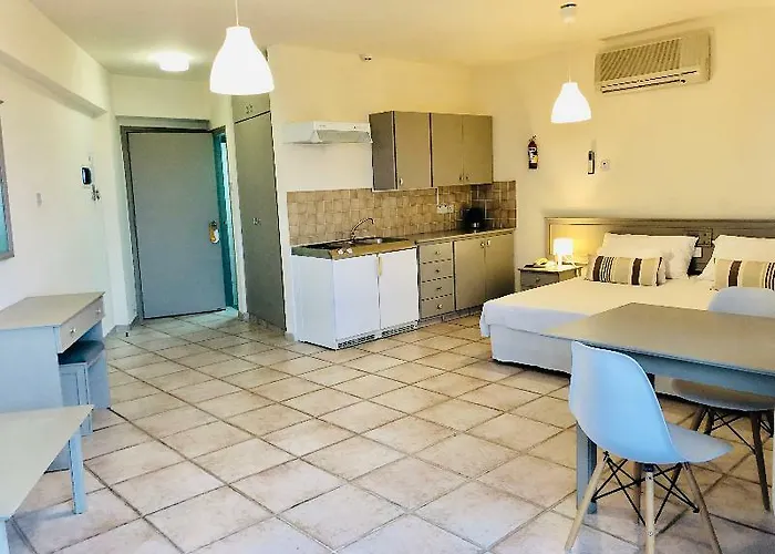 Hotel Toxotis Pernera